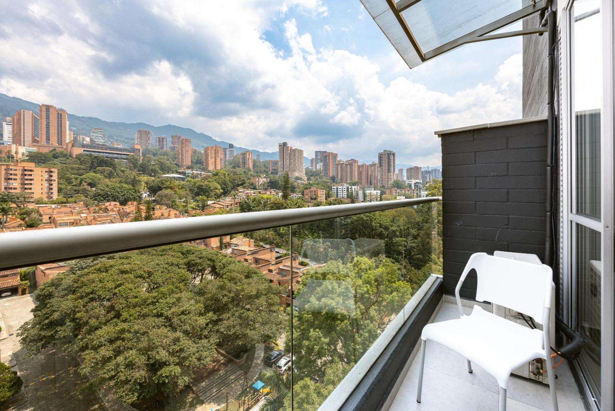 Apartamentos Borbon Suites Medellin Exterior photo